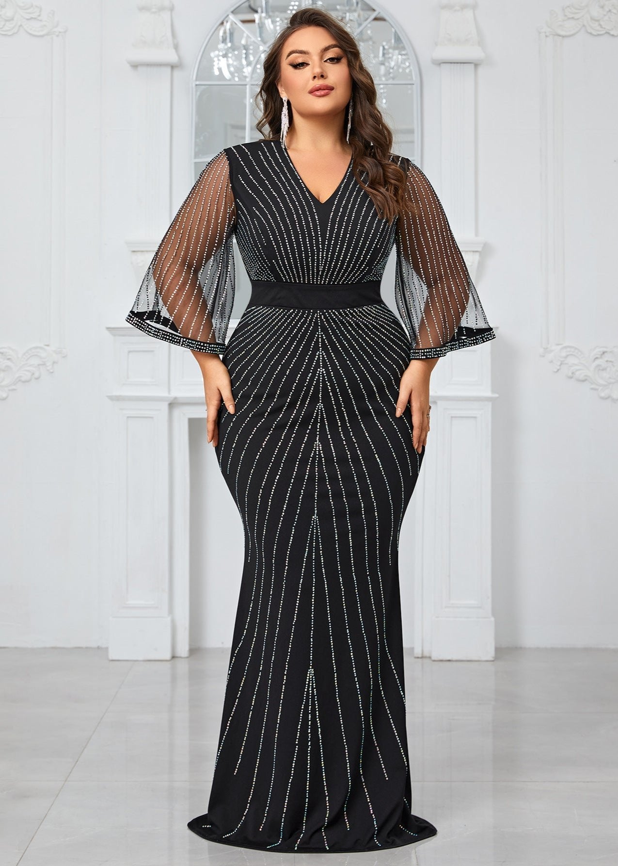 「Arctic Curve」Beaded Illusion Sleeve Evening Plus-size Gown